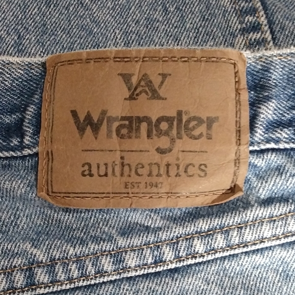 Wrangler Authentics jeans, 33 × 32 - Picture 3 of 8
